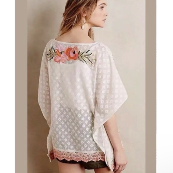Anthropologie Akemi & Kin Chic Floral Embroidered Tunic Poncho - Picture 4 of 15